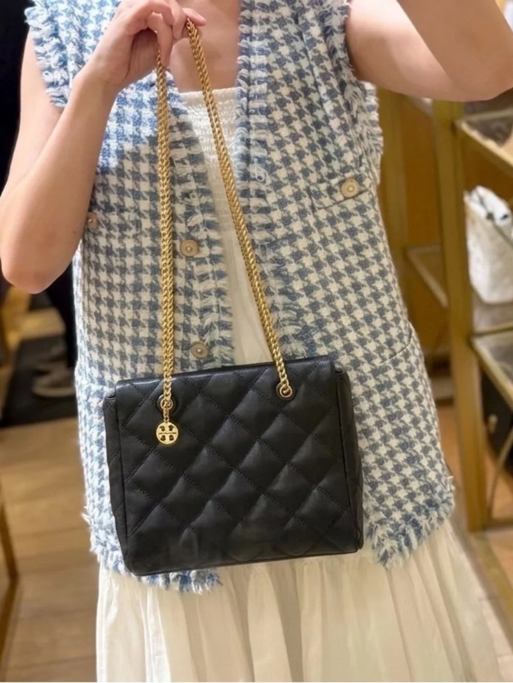 NWT Tory Burch Willa Zip Top Tote 163631